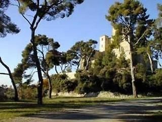 Chateau De Meyrargues Exterior photo